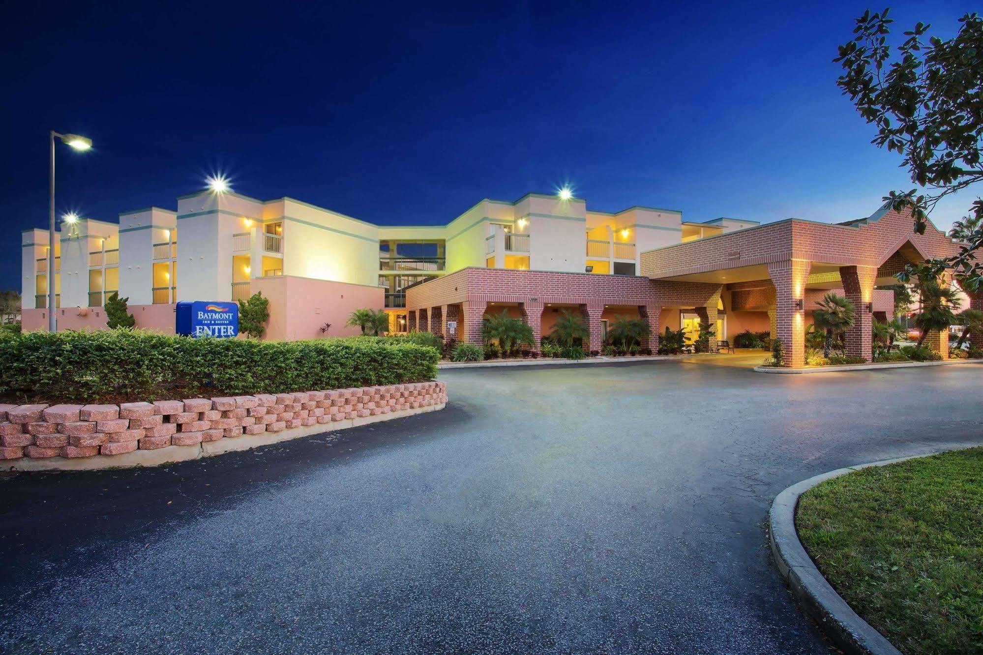 Baymont By Wyndham Tampa Near Busch Gardens Hotel Bagian luar foto