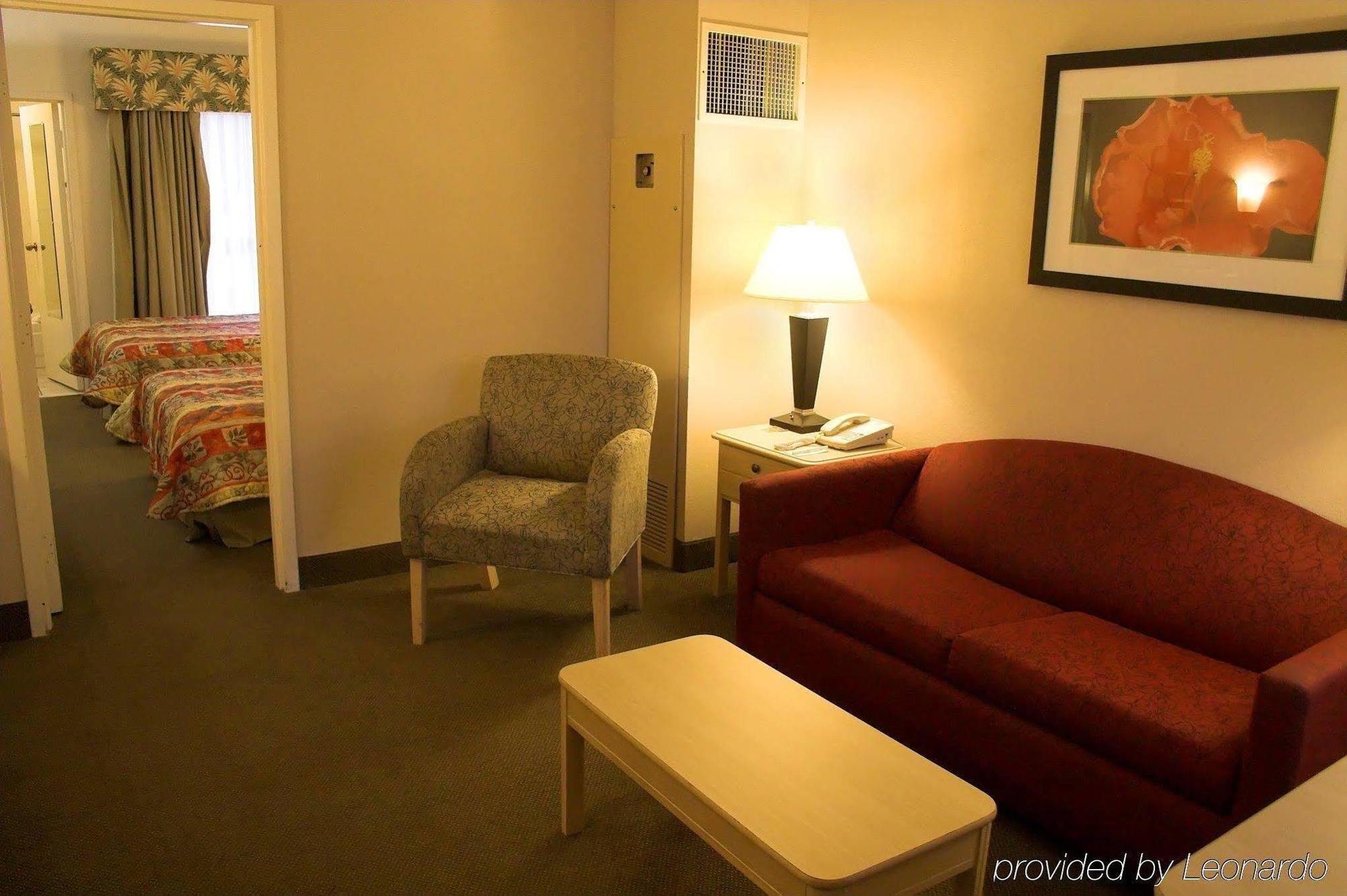 Baymont By Wyndham Tampa Near Busch Gardens Hotel Ruang foto